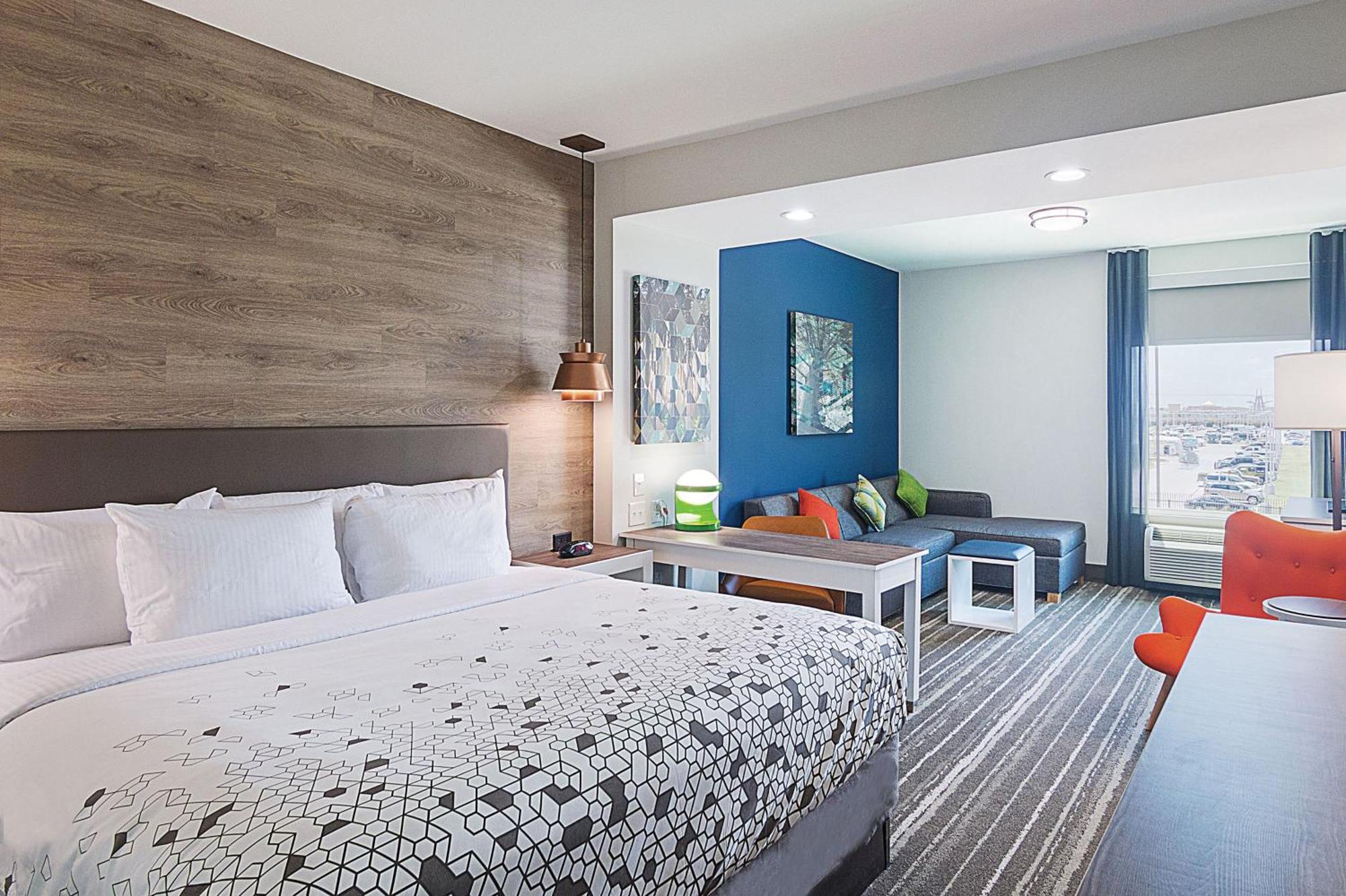 Four Points By Sheraton Hotel 3*