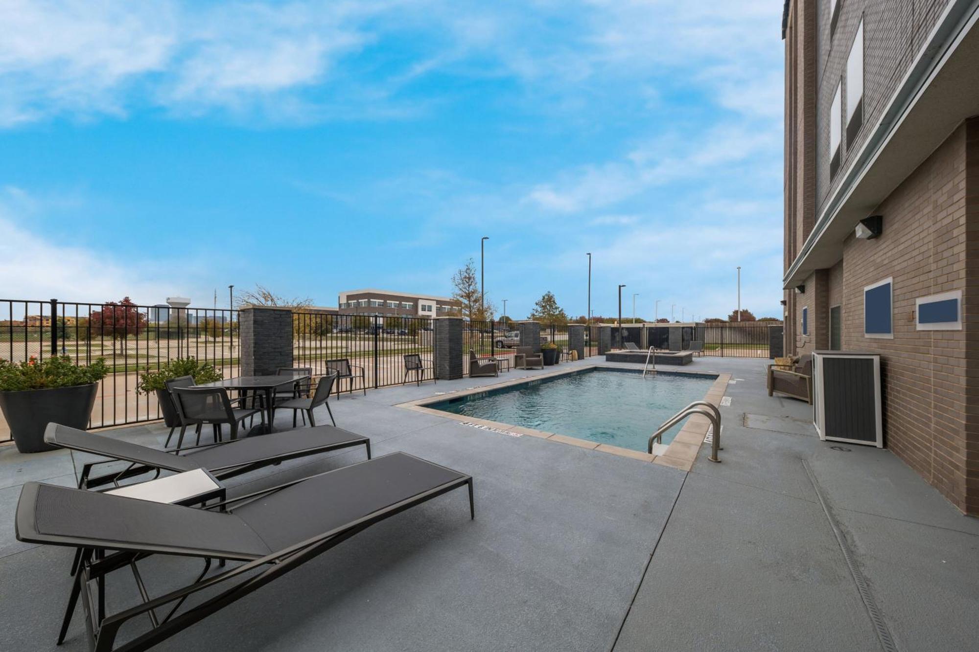 Hotel Four Points By Sheraton 3*