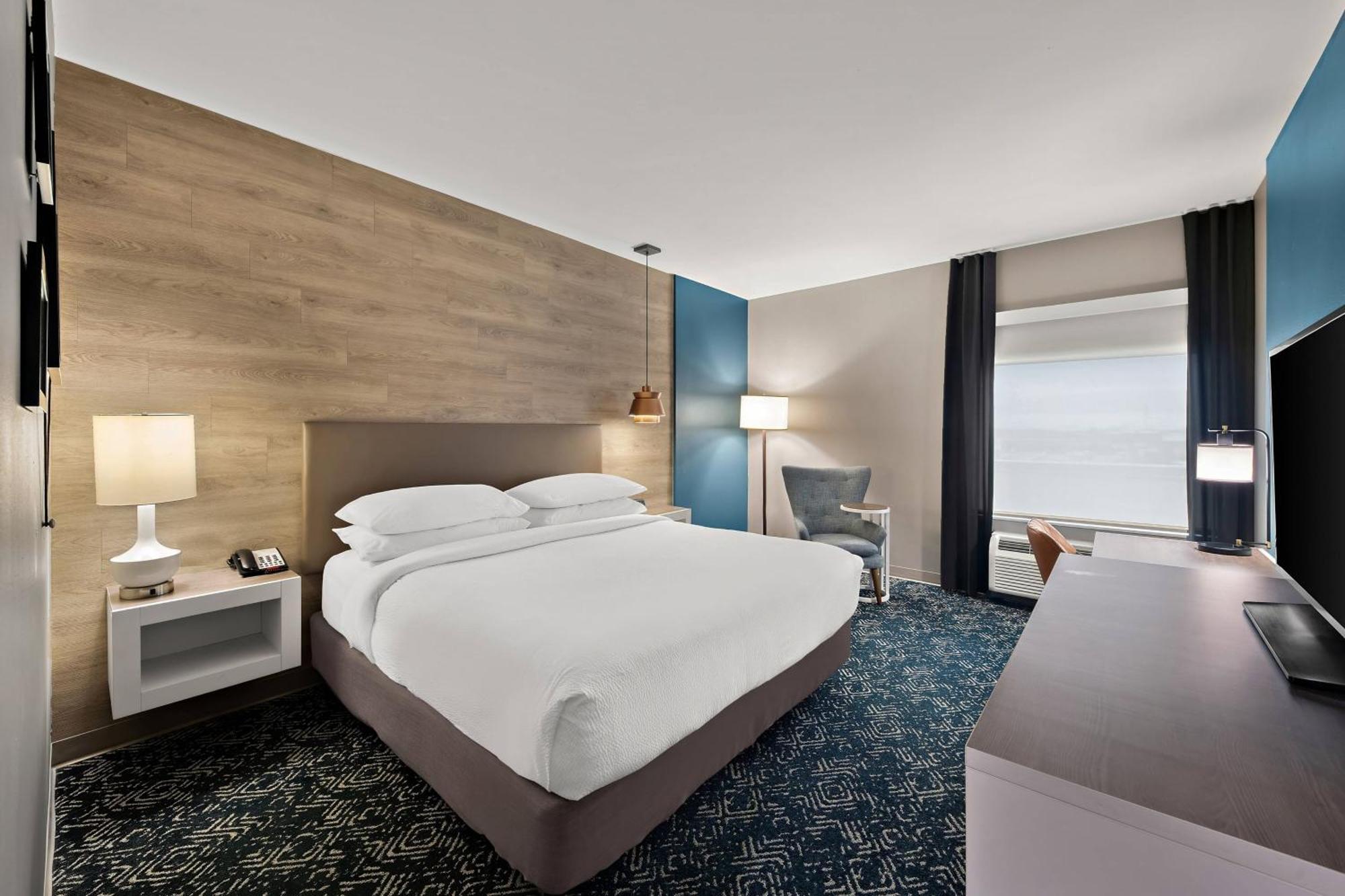 Four Points By Sheraton Hotel 3*